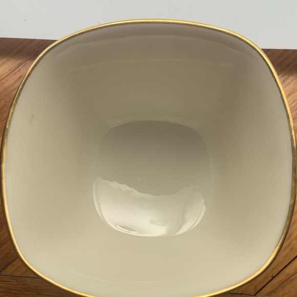 Two Classic Lenox Small Embossed Bowls - Picture 8 of 12